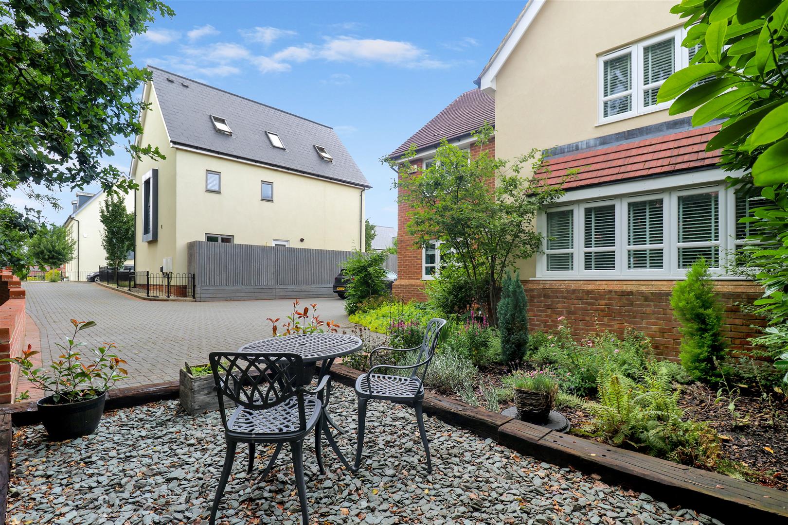 5 bed property in Teeswater Way, Milton Keynes